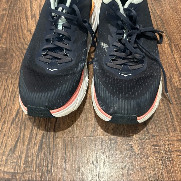 Hoka - Picture 2 of 5